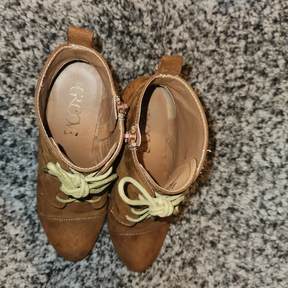 Groove brand brown size 7 wedge Booties - Picture 3 of 4